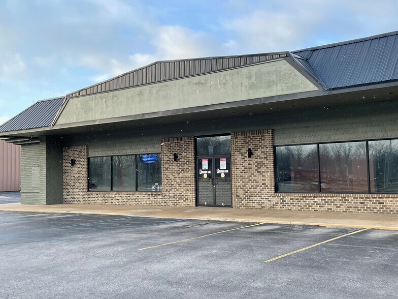More Photos Of 6209 E State Blvd, Fort Wayne Storefront Retail Office For Lease