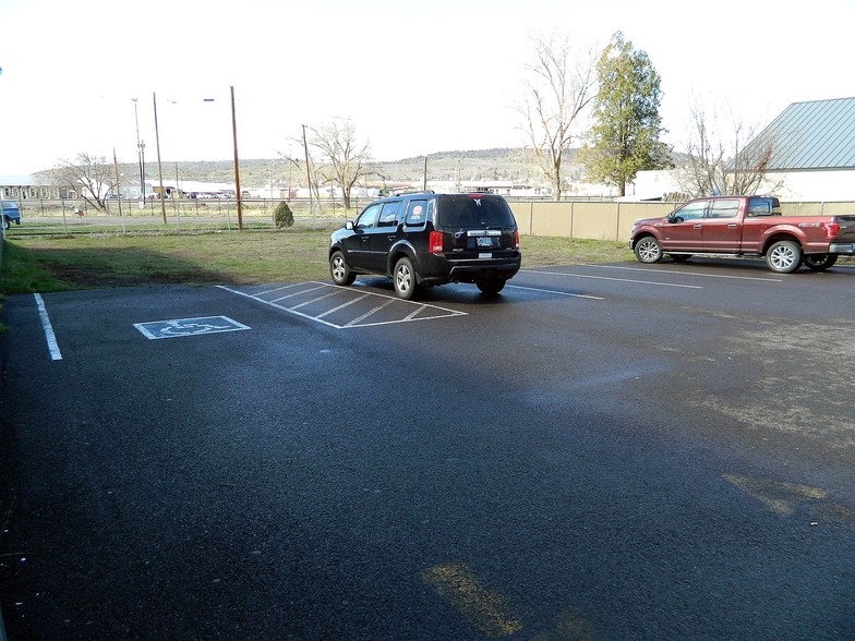 More Photos Of 162 E Main St, Klamath Falls Freestanding For Sale