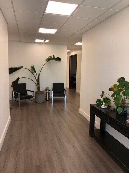 More Photos Of 16619 S Broadway St, Gardena Flex For Lease