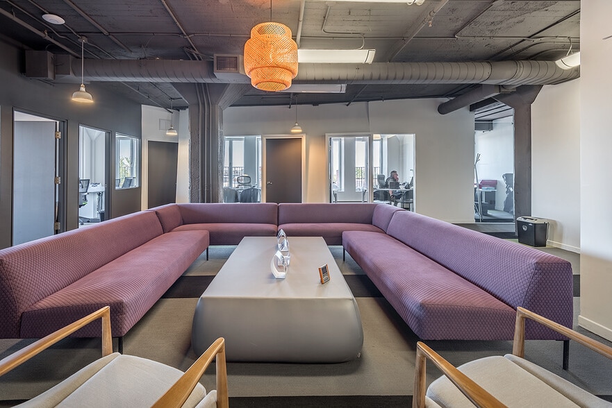 More Photos Of 4446 Boul Saint Laurent, Montréal Loft Creative Space For Lease