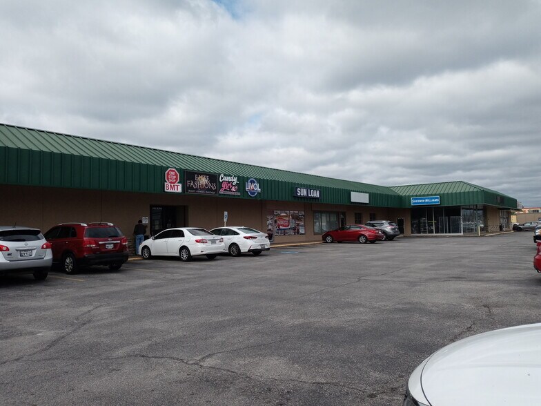 More Photos Of 37-55 N 11th St, Beaumont Storefront Retail Office For Lease