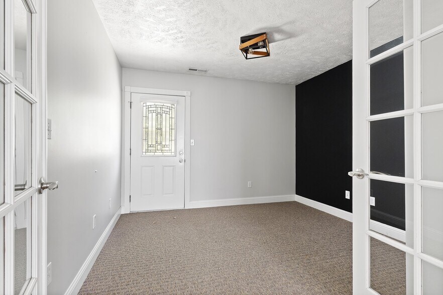 More Photos Of 910 W State St, Lehi Office For Sale