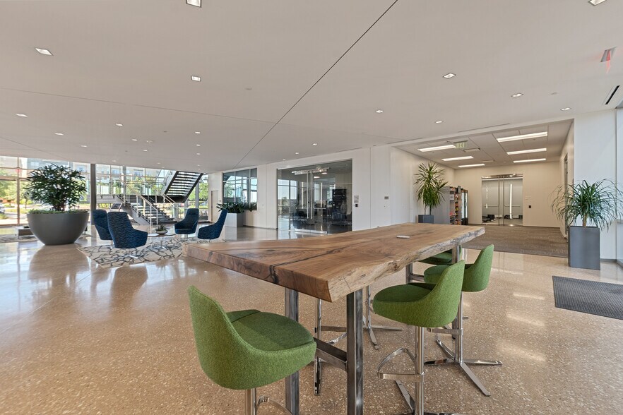 More Photos Of 710 Hester's Crossing Rd, Round Rock Office For Lease