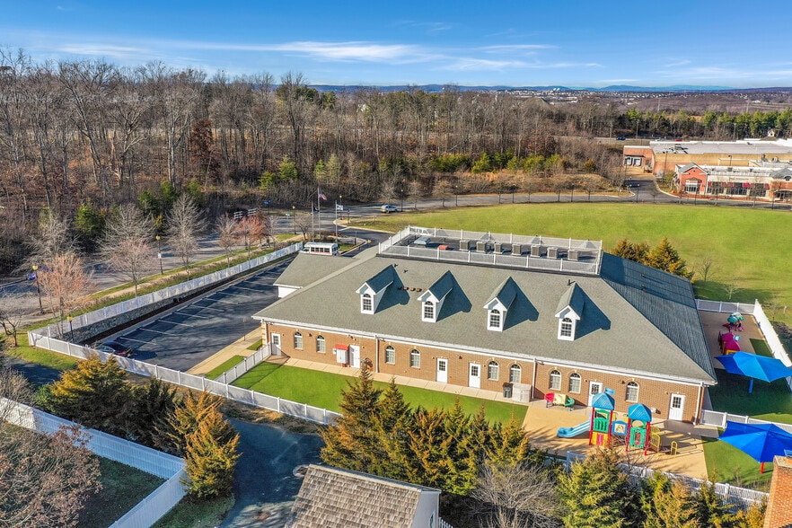 More Photos Of 42885 Orchard Oriole Dr, Ashburn Daycare Center For Lease
