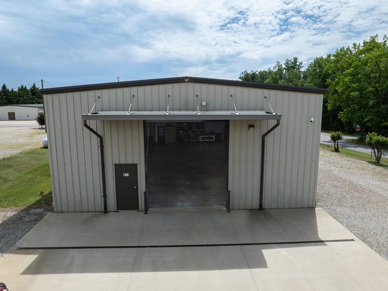 More Photos Of 471 Osborne St, Keysville Warehouse For Sale