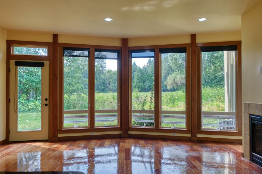 More Photos Of 1317 Pelican Pl, Point Roberts Apartments For Sale