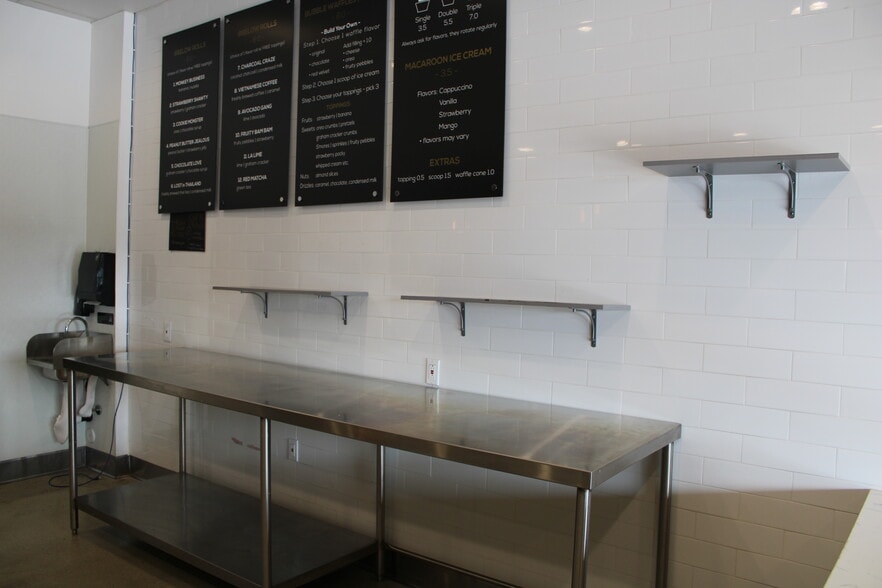 More Photos Of 1212 N San Fernando Blvd, Burbank Storefront For Lease