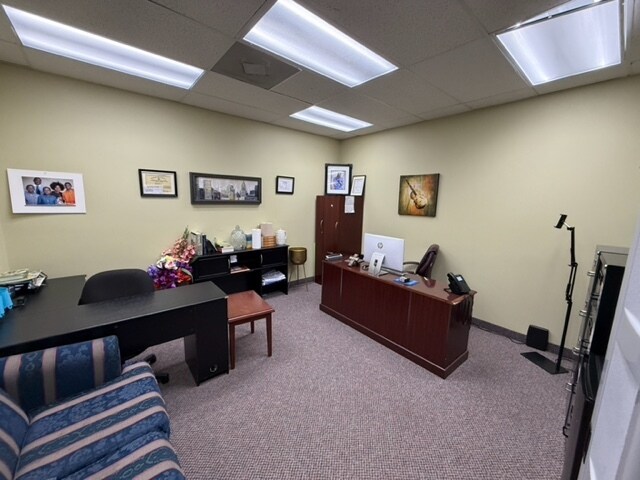 More Photos Of 26 Perchwood Dr, Fredericksburg Industrial For Sale