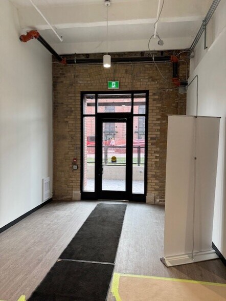 More Photos Of 30 Powerhouse St, Toronto Office For Lease