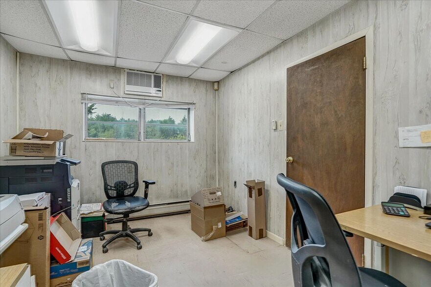 More Photos Of 85 Kaufman Rd, Monticello Distribution For Sale