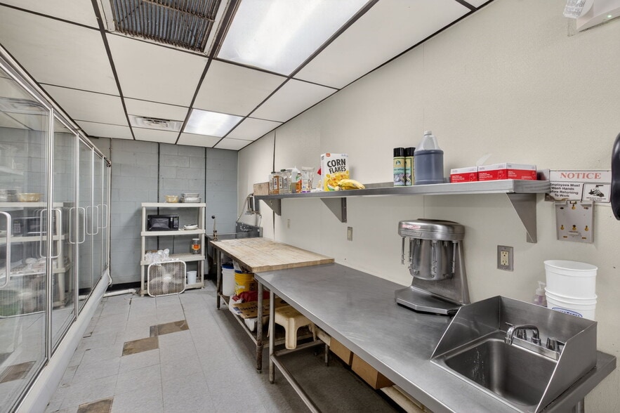 More Photos Of 4040 US Highway 27 S, Sebring Restaurant For Lease