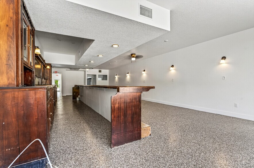 More Photos Of 1453 20th St, Vero Beach Restaurant For Lease