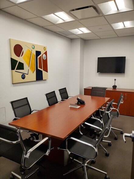 More Photos Of 608 Fifth Ave, New York Office For Lease