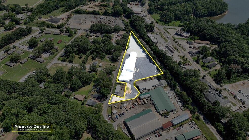 More Photos Of 5 Haynie St, Newnan Warehouse For Lease