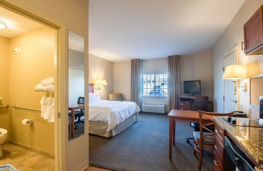 More Photos Of 233 Grand Valley Way, Parachute Hotel For Sale