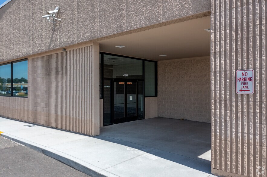 More Photos Of 4000-4174 S Parker Rd, Aurora Unknown For Lease