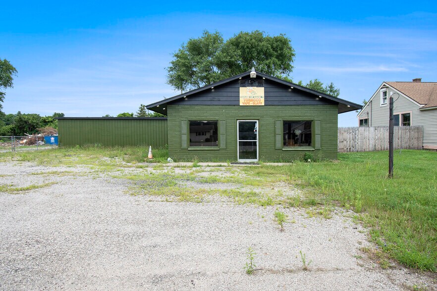 Primary Photo Of 1223 E Caro Rd, Caro Storefront For Sale