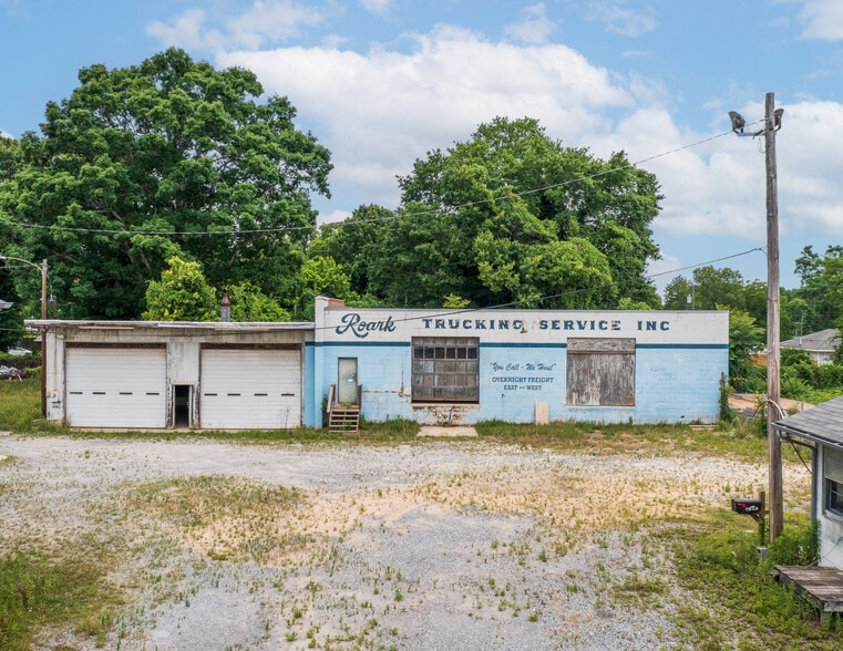 Primary Photo Of 712 W Airline Ave, Gastonia Warehouse For Lease