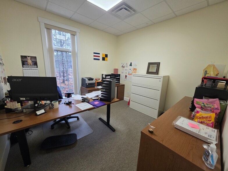 More Photos Of 477 Commercial St, Rockport Office For Sale