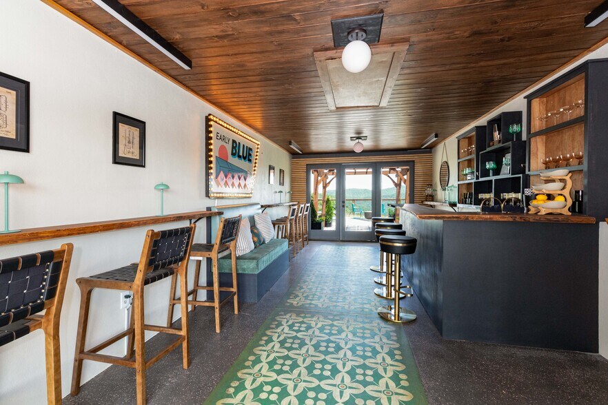 More Photos Of 1793 Holbert Cove Rd, Saluda Hotel For Sale