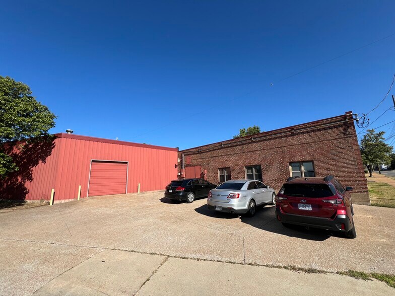 More Photos Of 3235 Sutton Blvd, Saint Louis Warehouse For Sale