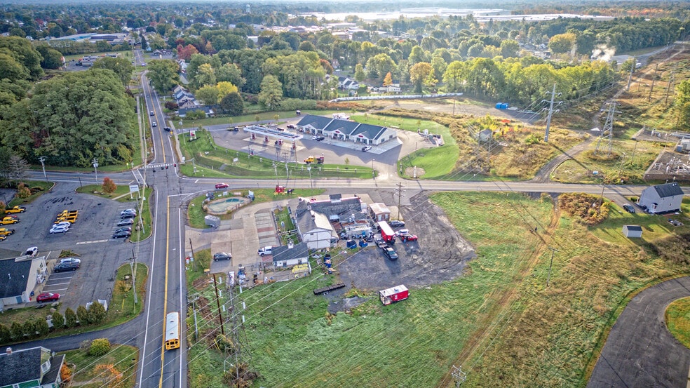 More Photos Of 671 Mariaville Rd, Schenectady Garden Center For Sale