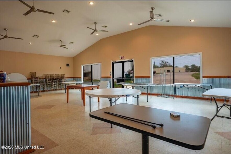 More Photos Of 125 Highway 35, Walnut Grove Restaurant For Sale