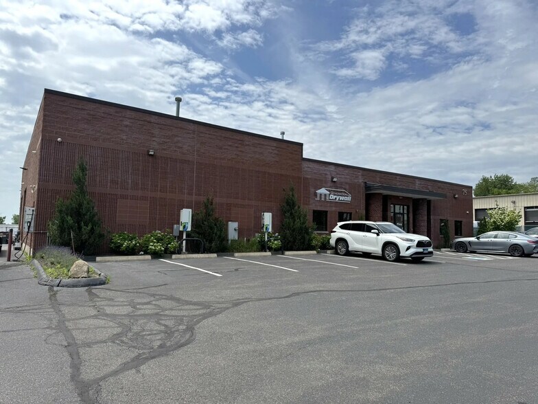 More Photos Of 75 Elliott St E, Hartford Light Manufacturing For Lease