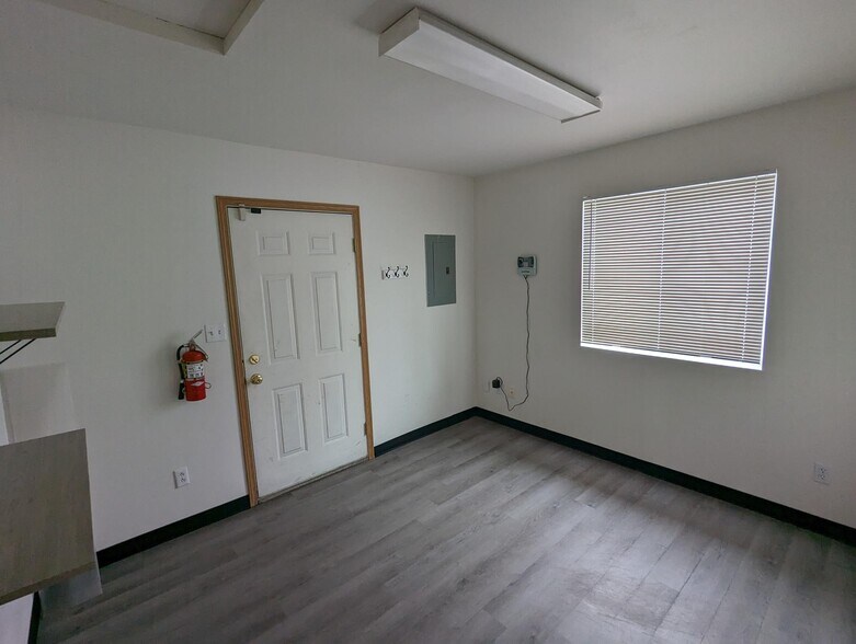 More Photos Of 1704 S Russell St, Missoula Flex For Lease