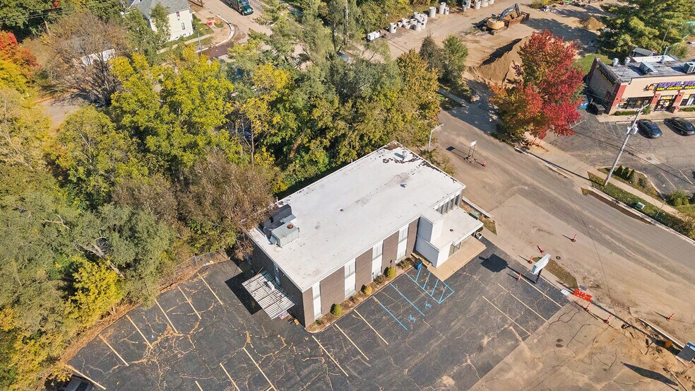 More Photos Of 500 W Crosstown Pky, Kalamazoo Medical For Sale