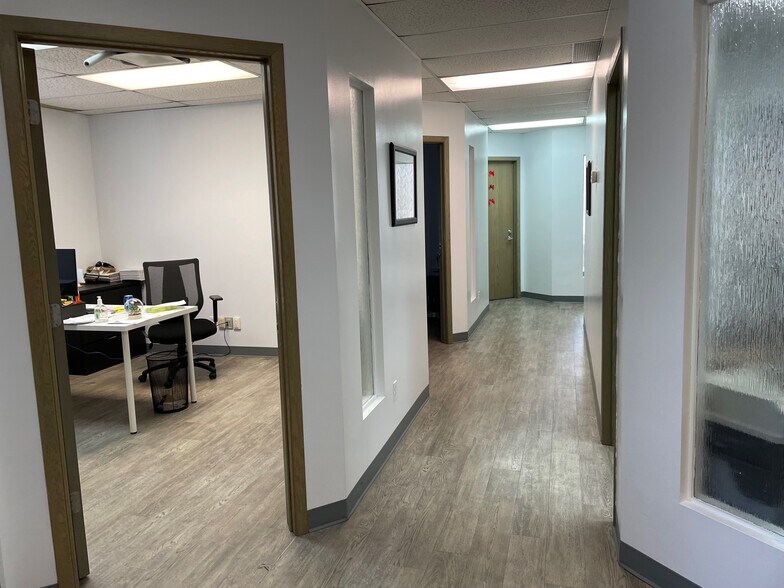 More Photos Of 2160 Ch Du Tremblay, Longueuil Medical For Lease