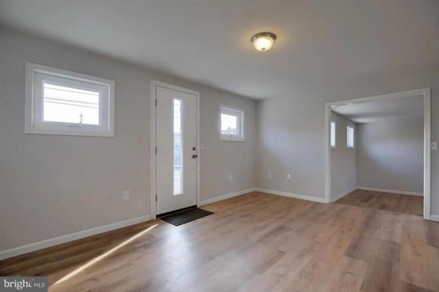 More Photos Of 936-940 Lititz Pike, Lititz Flex For Sale