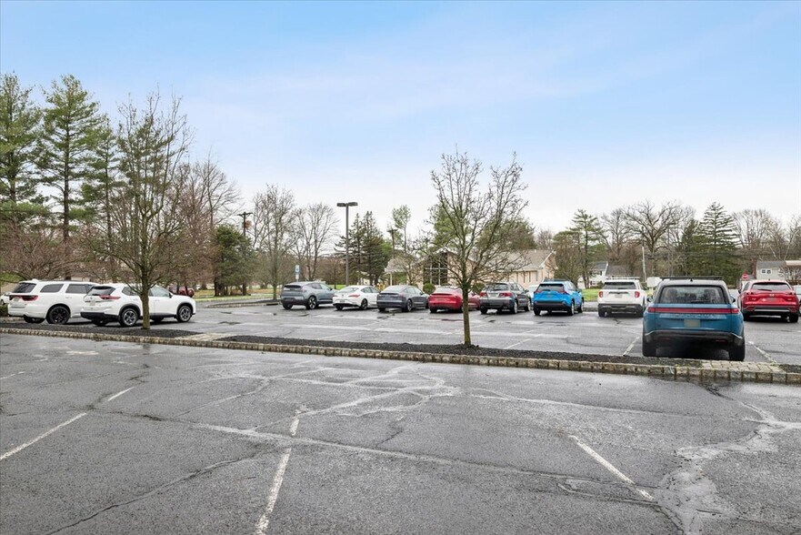 More Photos Of 762 US HIGHWAY 202/206, Bridgewater Medical For Lease