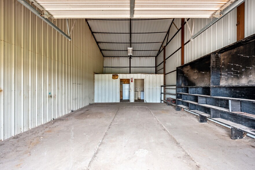 More Photos Of 403 Linwood Plz, Lindsay Warehouse For Sale