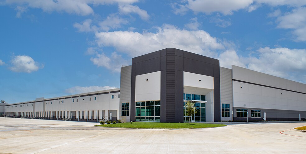 More Photos Of 818 Lindell Rd, Spring Unknown For Lease