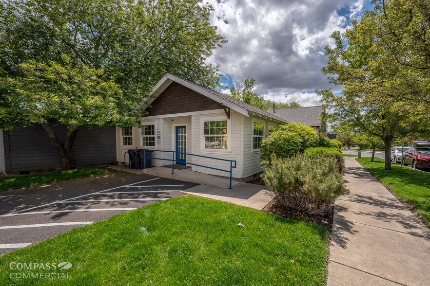 More Photos Of 846 NW Colorado Ave, Bend Office For Sale