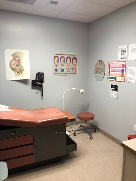 More Photos Of 77 Thomas Johnson Dr, Frederick Medical For Sale