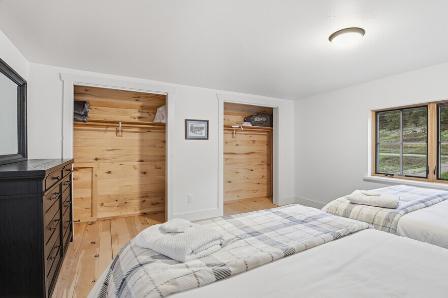 More Photos Of 1636 Lakemoor Dr, Florissant Specialty For Sale