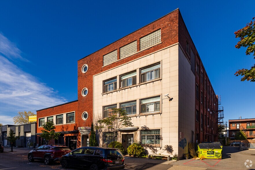 Primary Photo Of 2061 Av Aird, Montréal Office For Lease