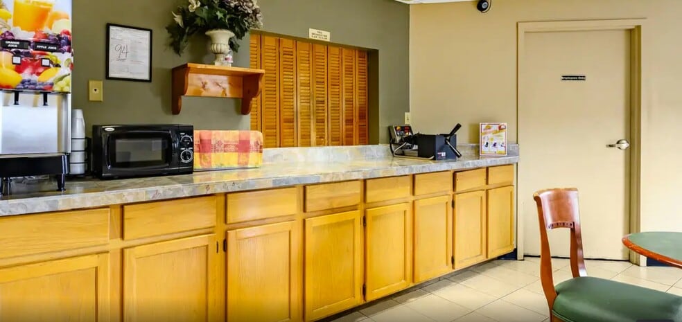 More Photos Of 1500 US Highway 72 E, Athens Hotel For Sale