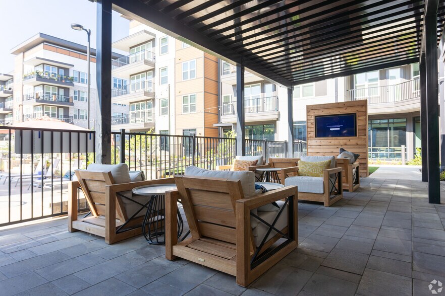 More Photos Of 930 W Mallard Creek Church Rd, Charlotte Apartments For Lease