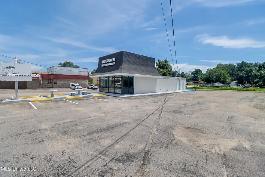 More Photos Of 507 Pass Rd, Gulfport Office For Sale