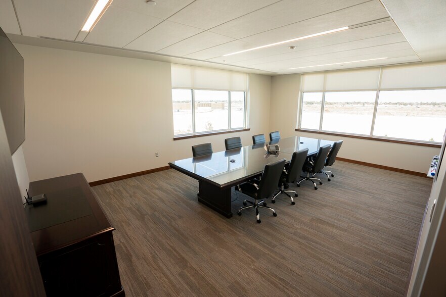 More Photos Of 404 Veterans Airpark Ln, Midland Office For Sale