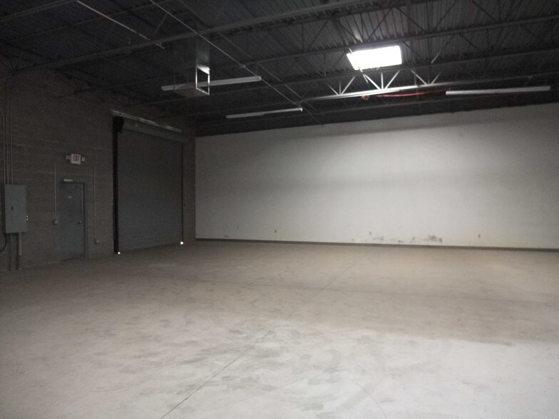More Photos Of 1050 N Eliseo Felix Jr Way, Avondale Warehouse For Lease