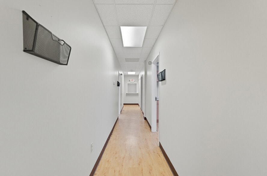 More Photos Of 916-920 W Market St, Lima Medical For Lease