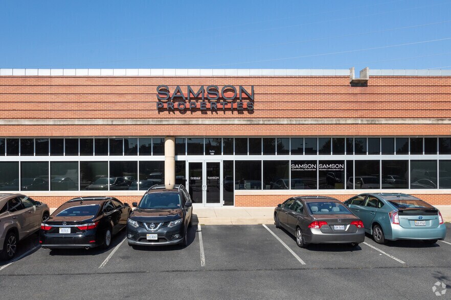 More Photos Of 14526 Lee Rd, Chantilly Showroom For Sale