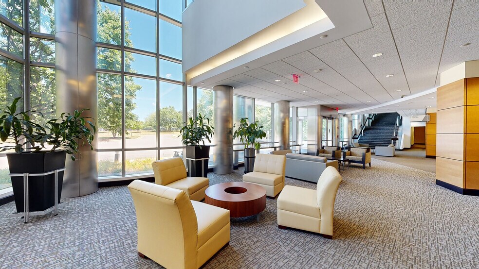 More Photos Of 15000 Conference Center Dr, Chantilly Office For Lease