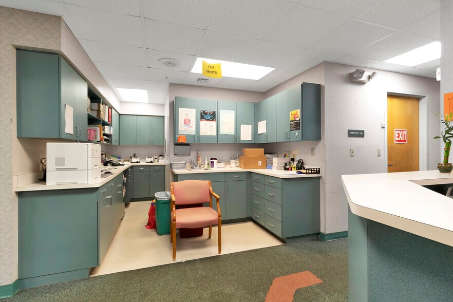 More Photos Of 2525 Harbor Blvd, Port Charlotte Medical For Sale