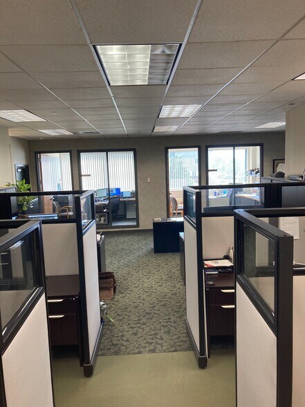 More Photos Of 4550 Lena Dr, Mechanicsburg Office For Lease