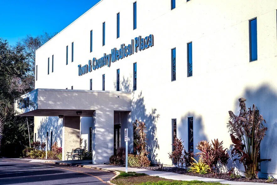 More Photos Of 6101 Webb Rd, Tampa Medical For Lease